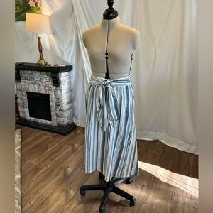 Women’s striped linen skirt